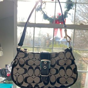 vintage small black coach handbag🖤